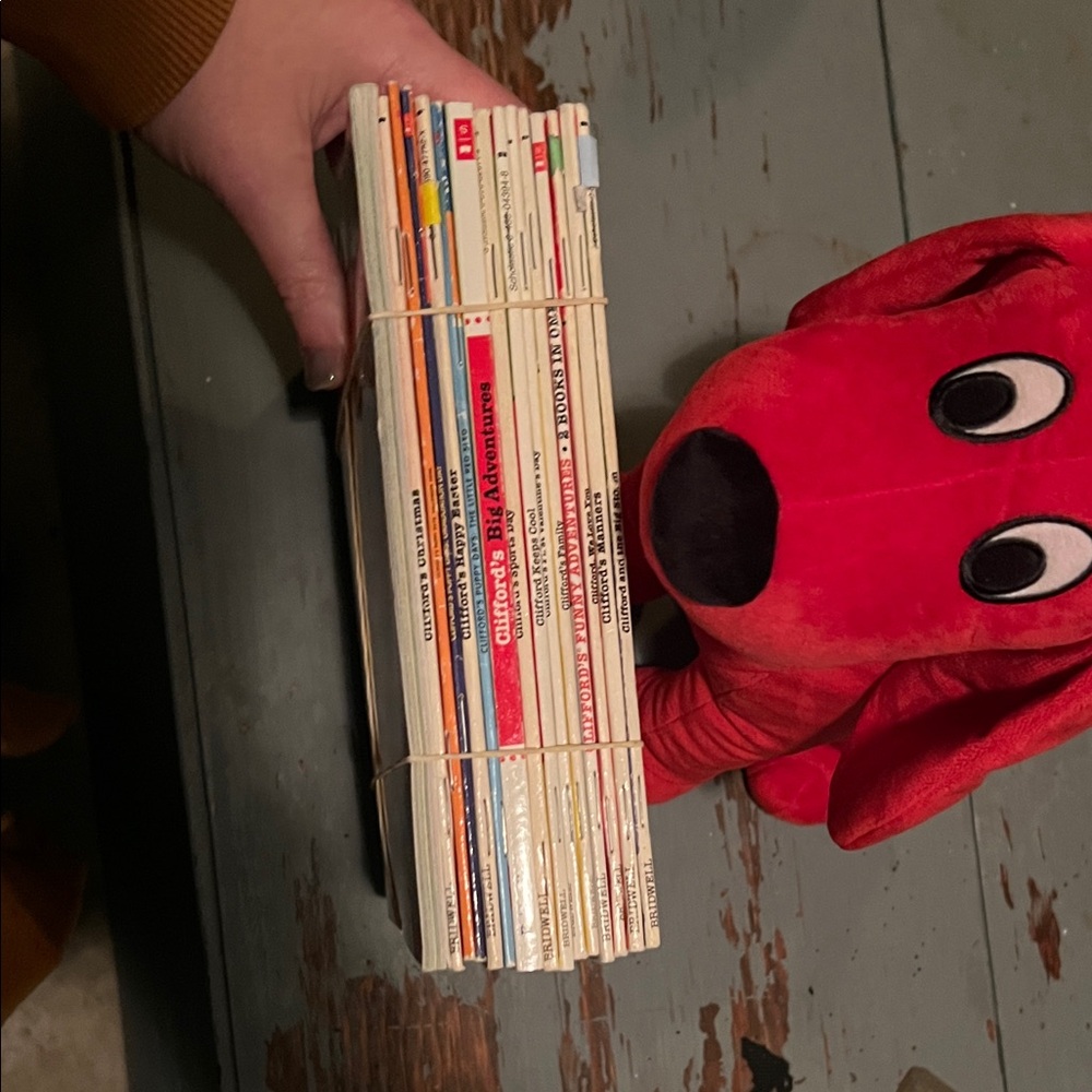 Clifford and 15 books, Clifford is nwot, bright red plush toy